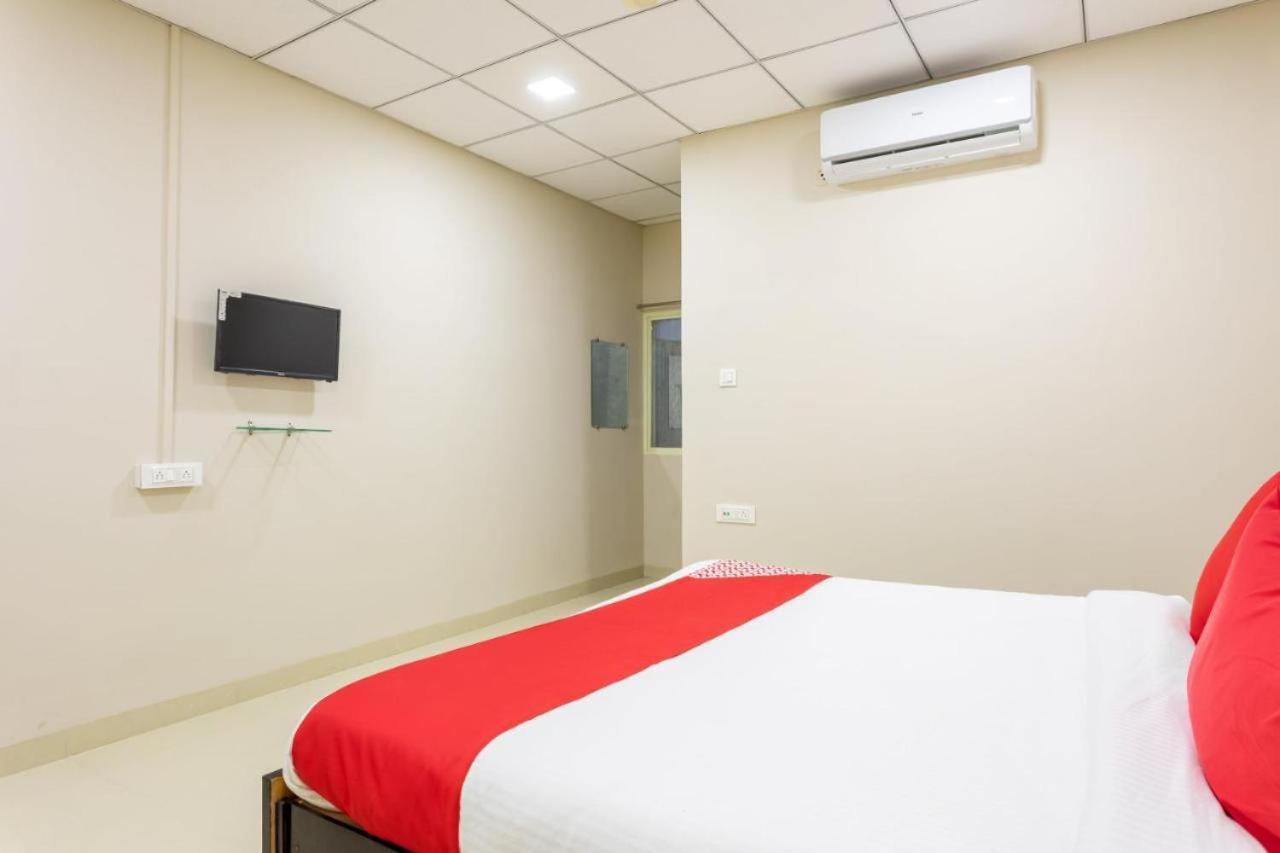Jagtara Residency Hotell Indore Exteriör bild