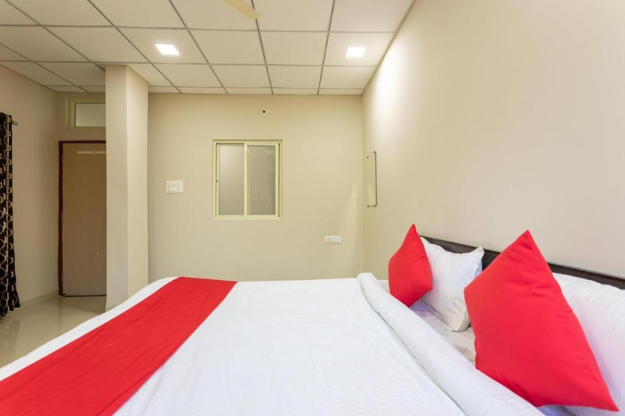 Jagtara Residency Hotell Indore Exteriör bild