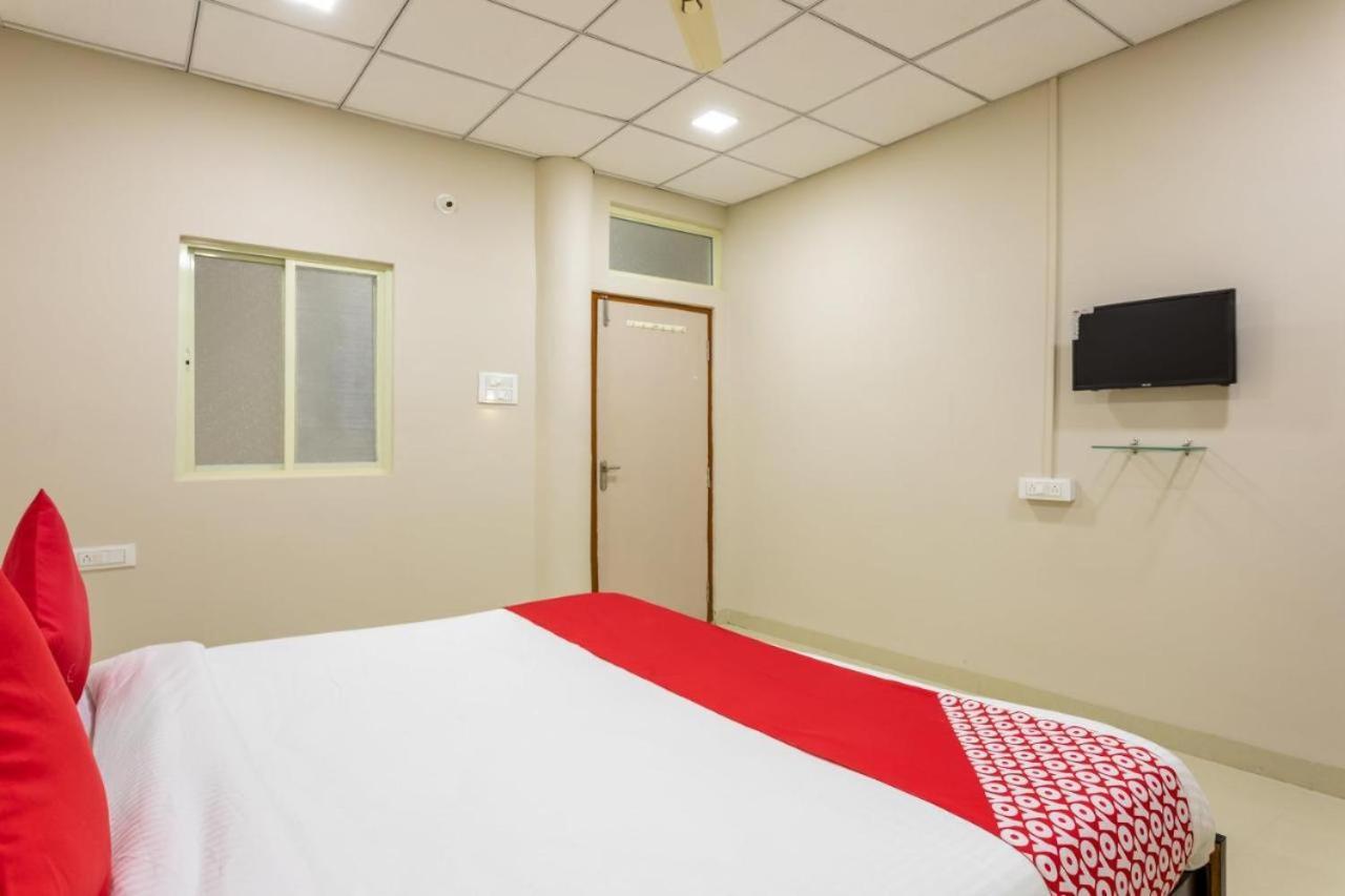 Jagtara Residency Hotell Indore Exteriör bild