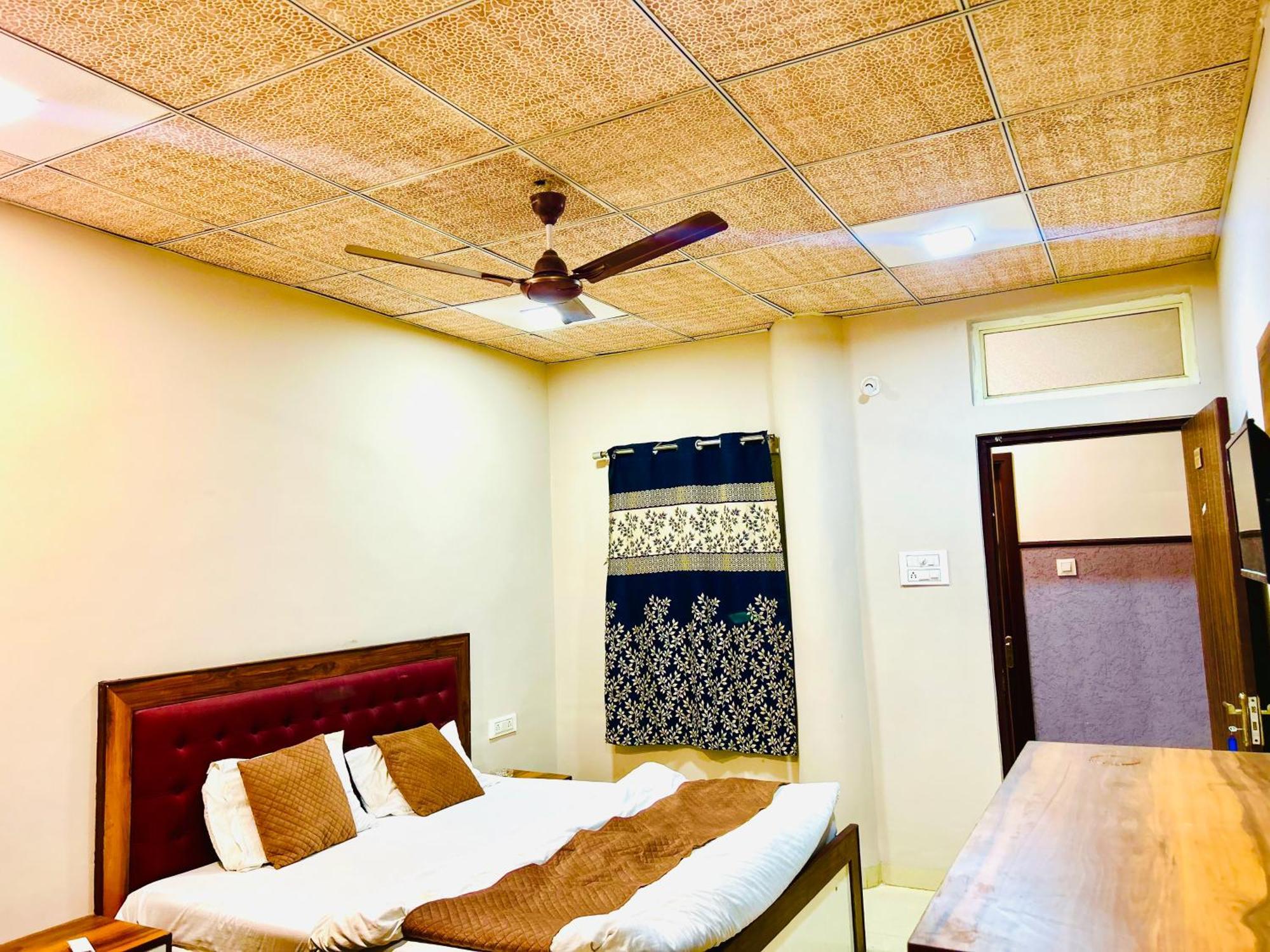 Jagtara Residency Hotell Indore Exteriör bild